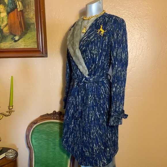 K & K Luxury New York Tweed Coat W/Faux Fur Color.  Sz  M - Picture 3 of 5